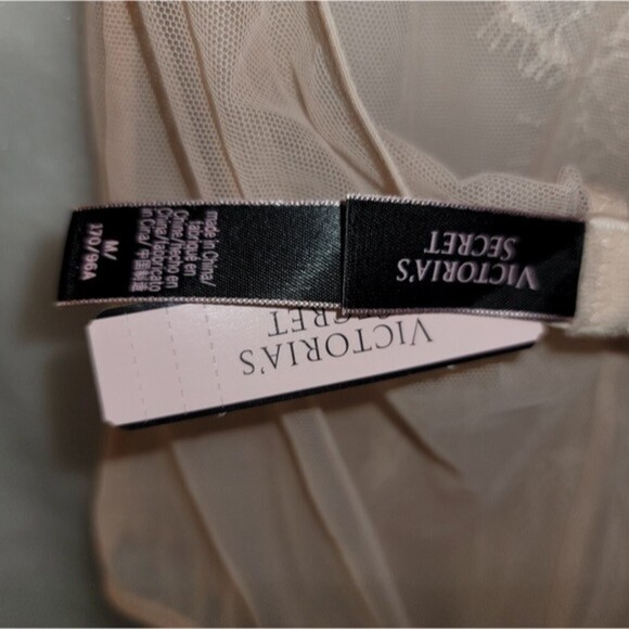 Victoria's Secret V-wire Plunge Very Sexy Lace Teddy Beige Medium NWT - Picture 9 of 16